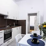 公寓 Unique Style Old Town - 25 Min From The Airport - By Homelike