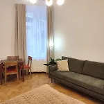 Unique Style Old Town - 25 Min From The Airport - By Homelike 克拉科夫