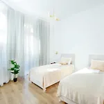 Unique Style Old Town - 25 Min From The Airport - By Homelike *