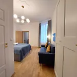 アパート Unique Style Old Town - 25 Min From The Airport - By Homelike クラクフ