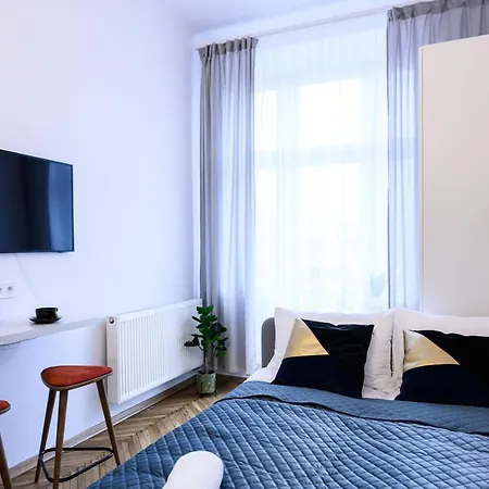 Unique Style Old Town - 25 Min From The Airport - By Homelike Apartment