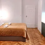 Unique Style Old Town - 25 Min From The Airport - By Homelike Krasków