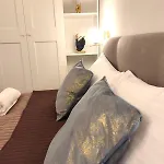 Unique Style Old Town - 25 Min From The Airport - By Homelike