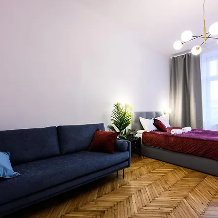 Unique Style Old Town - 25 Min From The Airport - By Homelike