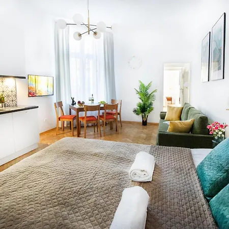 Unique Style Old Town - 25 Min From The Airport - By Homelike Lägenhet