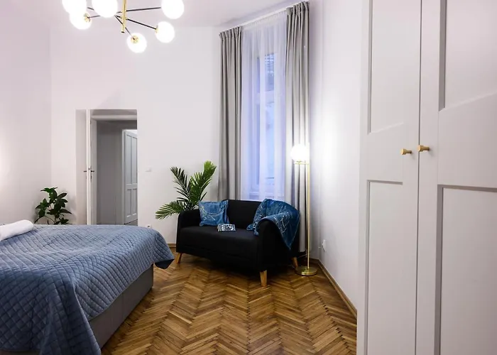 Unique Style Old Town - 25 Min From The Airport - By Homelike *