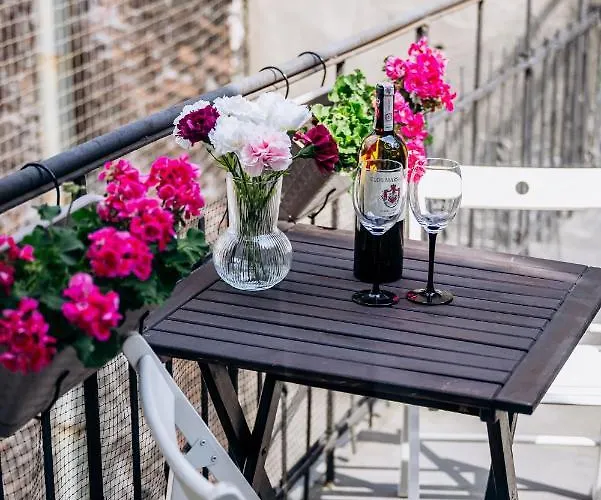 Unique Style Old Town - 25 Min From The Airport - By Homelike アパート クラクフ