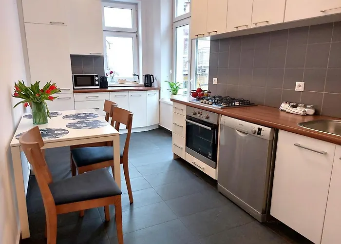 Unique Style Old Town - 25 Min From The Airport - By Homelike