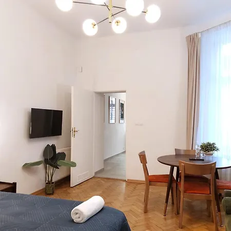 Unique Style Old Town - 25 Min From The Airport - By Homelike *