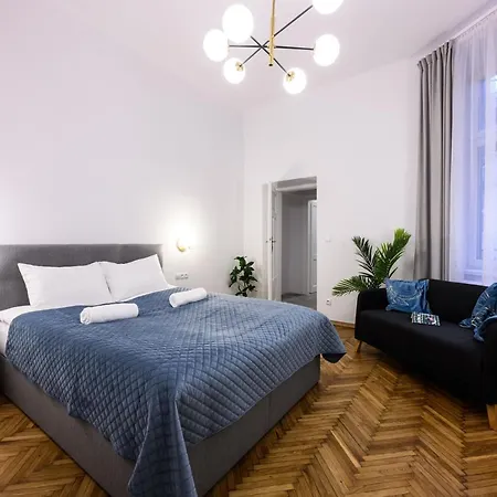 Apartment Unique Style Old Town - 25 Min From The Airport - By Homelike