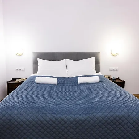 Unique Style Old Town - 25 Min From The Airport - By Homelike Apartment