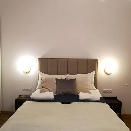 Unique Style Old Town - 25 Min From The Airport - By Homelike