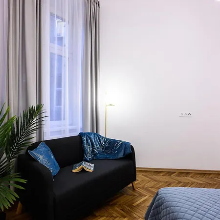 Unique Style Old Town - 25 Min From The Airport - By Homelike *