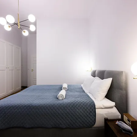 Apartment Unique Style Old Town - 25 Min From The Airport - By Homelike