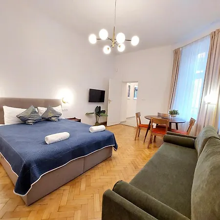 Apartment Unique Style Old Town - 25 Min From The Airport - By Homelike
