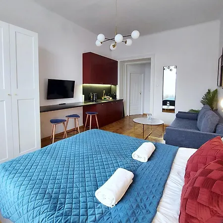 Unique Style Old Town - 25 Min From The Airport - By Homelike Apartment *