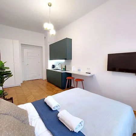 Apartment Unique Style Old Town - 25 Min From The Airport - By Homelike