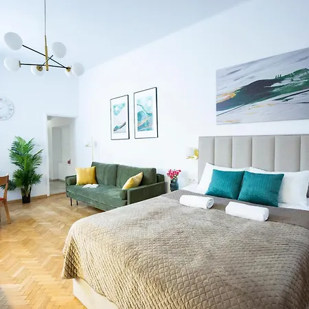 Unique Style Old Town - 25 Min From The Airport - By Homelike Apartment *