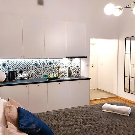 Unique Style Old Town - 25 Min From The Airport - By Homelike