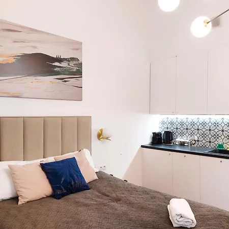 Unique Style Old Town - 25 Min From The Airport - By Homelike Apartment